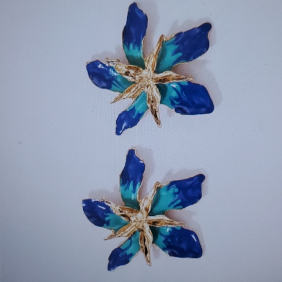 Fashion Geometric Metal Multi  Flowers Women Stud Earrings - Picture 5 of 5